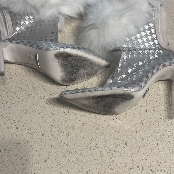 Faux fur boots - Picture 3 of 3